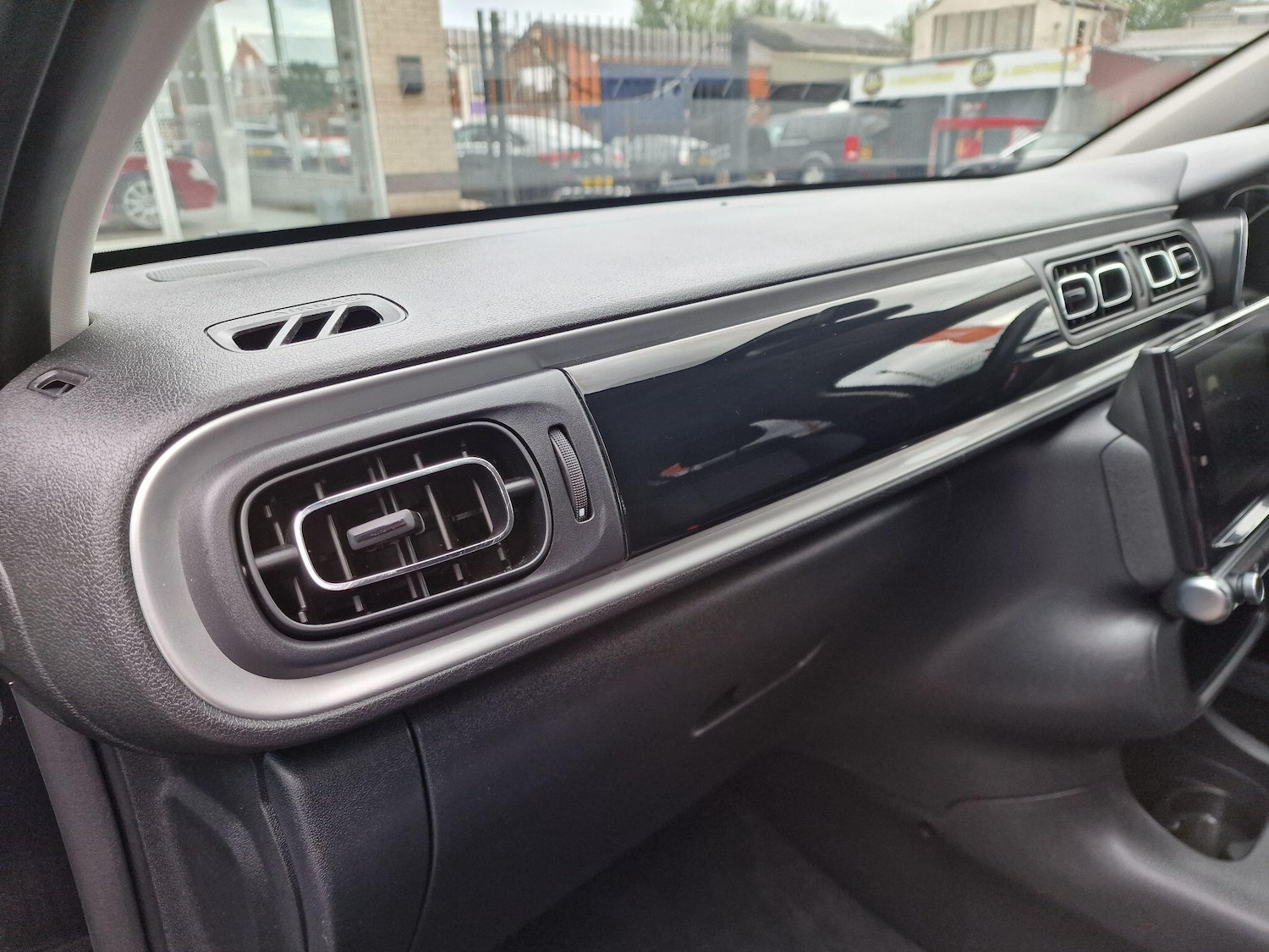 Used Citroen C3 2017 for sale - 76549270: Photo 30