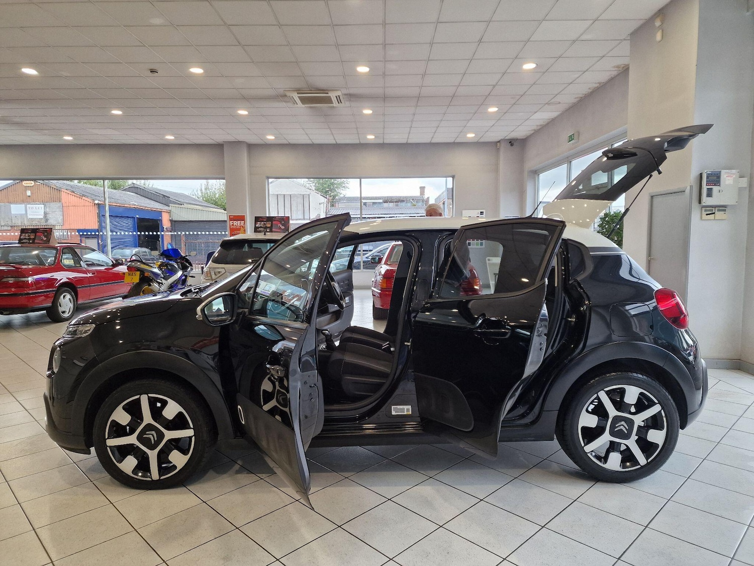 Used Citroen C3 2017 for sale - 76549270: Photo 8