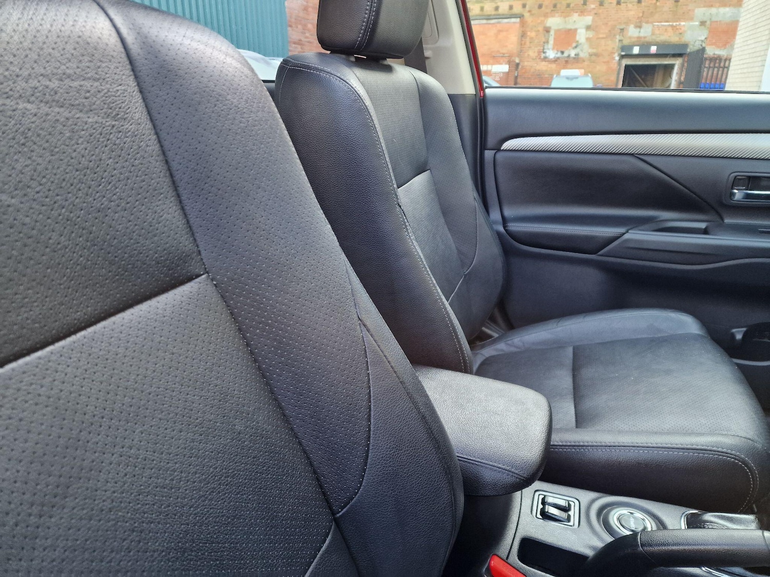 Used Mitsubishi Outlander 2015 for sale - 76657800: Photo 15