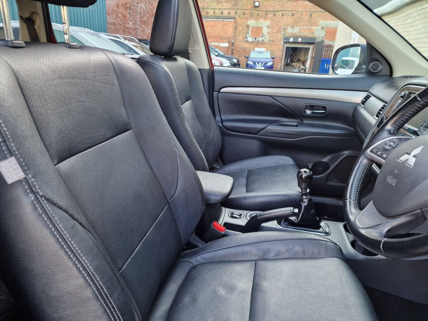 Used Mitsubishi Outlander 2015 for sale - 76657800: Photo 16