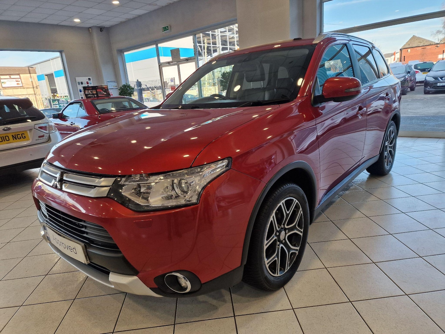 Used Mitsubishi Outlander 2015 for sale - 76657800: Photo 2