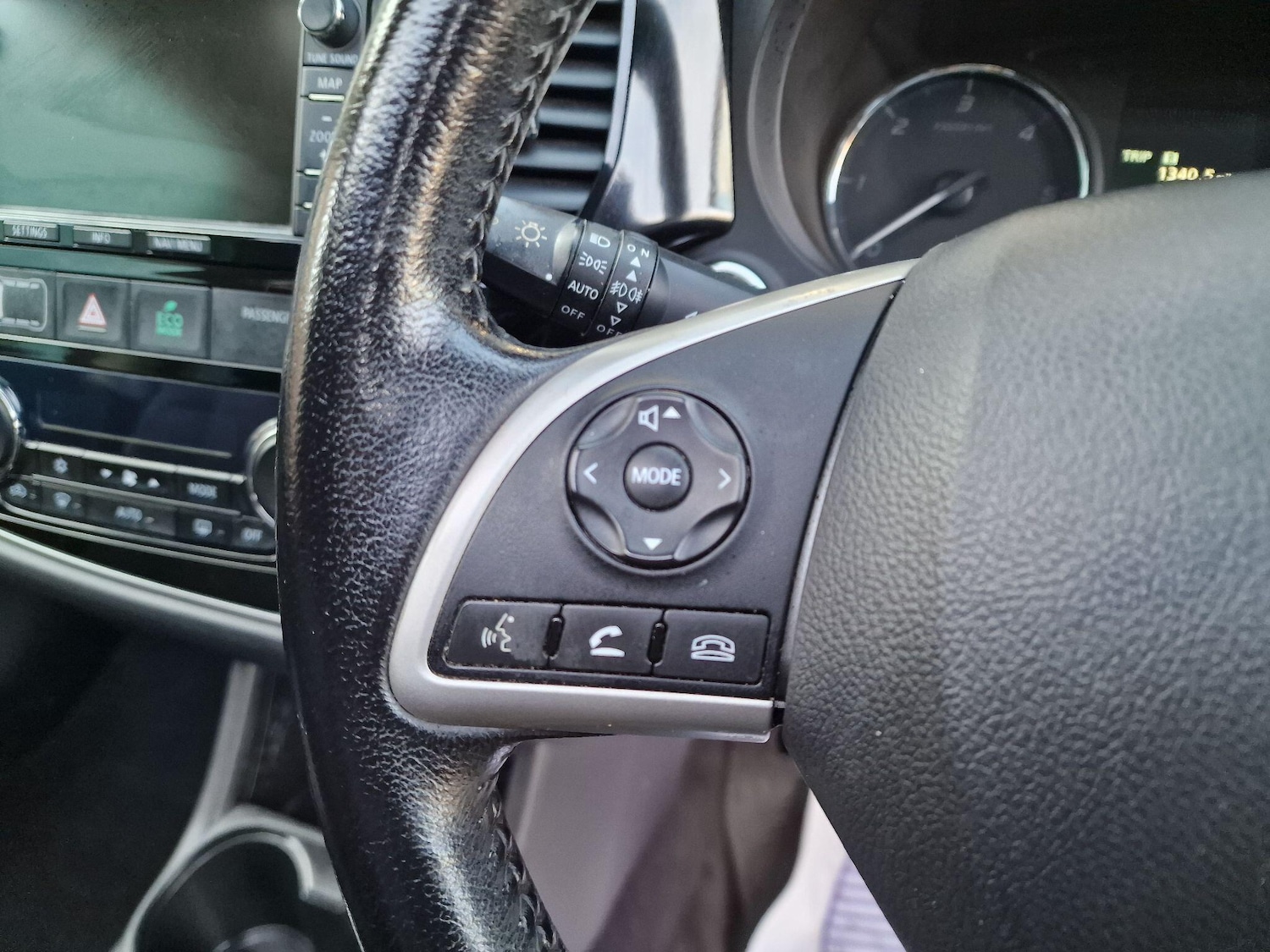 Used Mitsubishi Outlander 2015 for sale - 76657800: Photo 28