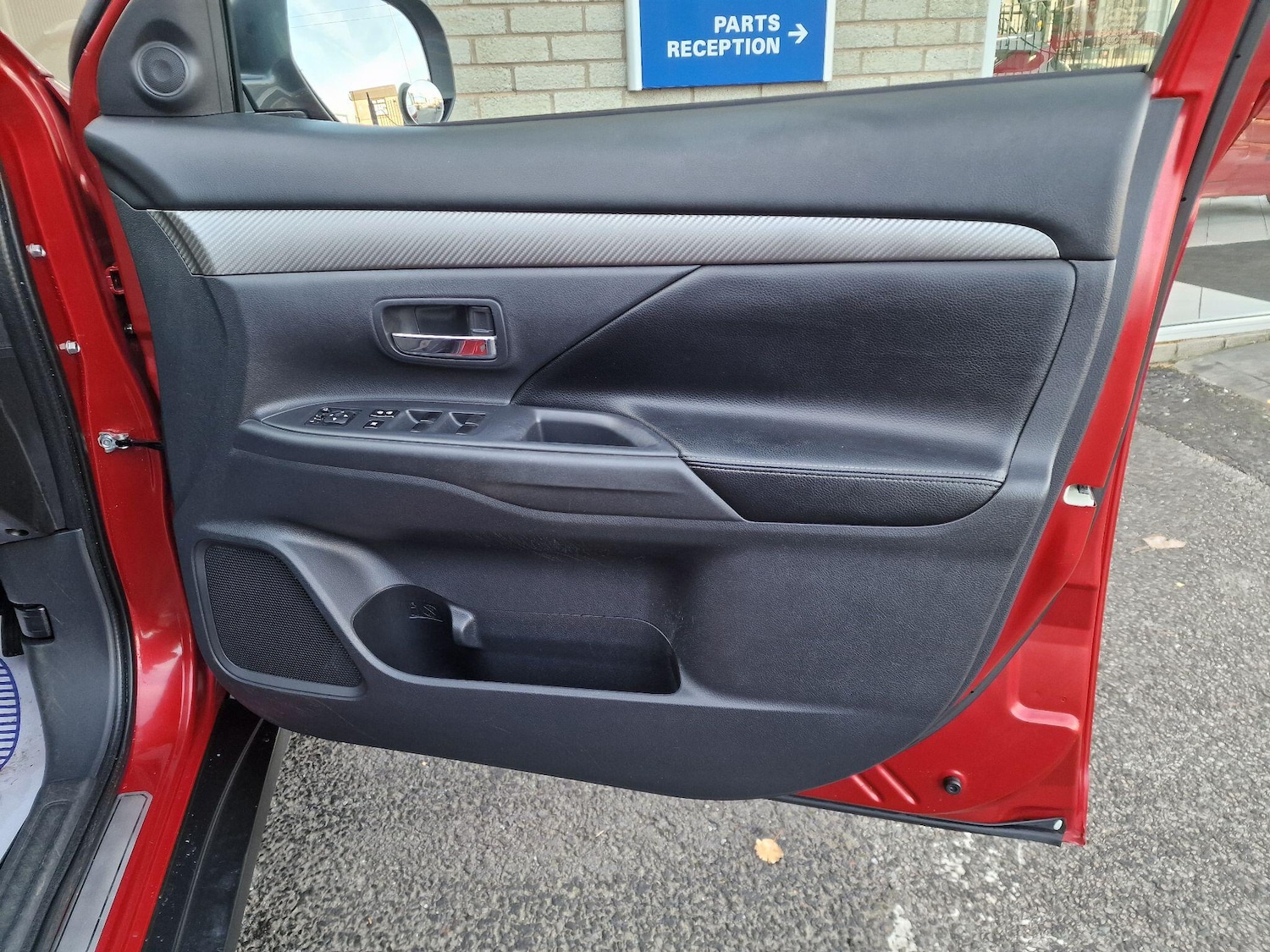 Used Mitsubishi Outlander 2015 for sale - 76657800: Photo 31