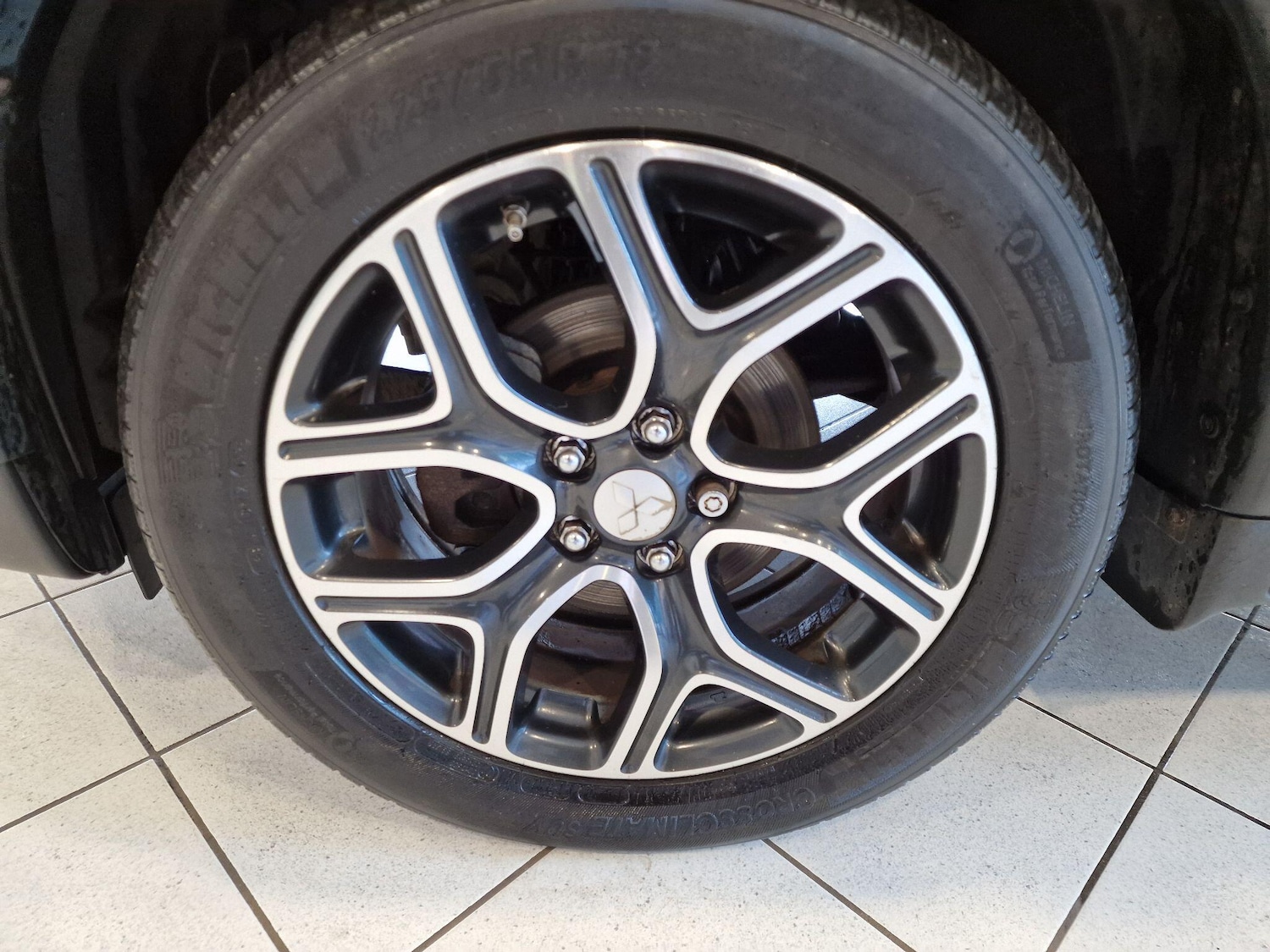 Used Mitsubishi Outlander 2015 for sale - 76657800: Photo 33