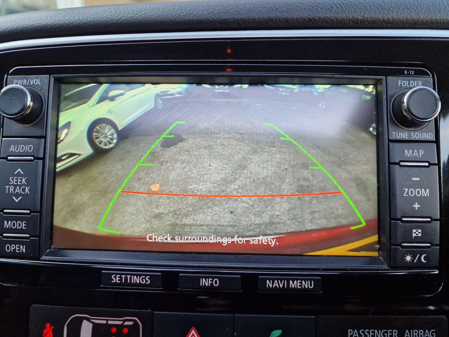 Used Mitsubishi Outlander 2015 for sale - 76657800: Photo 37