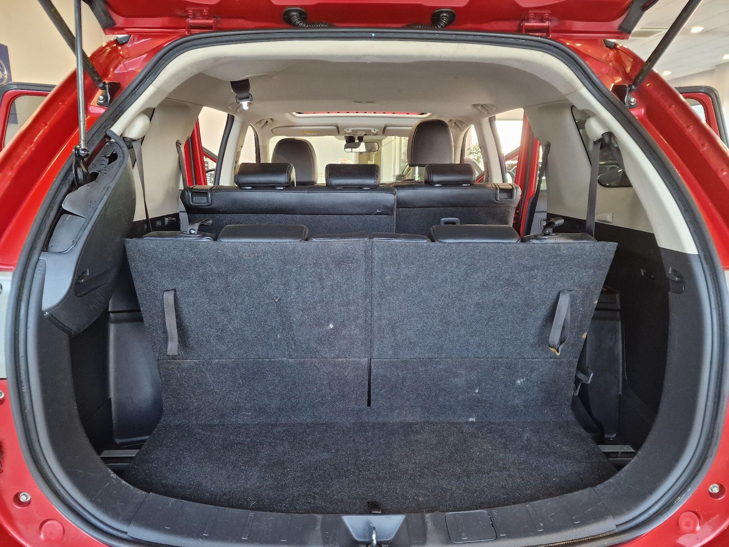 Used Mitsubishi Outlander 2015 for sale - 76657800: Photo 39