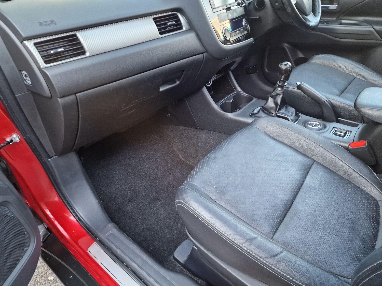 Used Mitsubishi Outlander 2015 for sale - 76657800: Photo 44