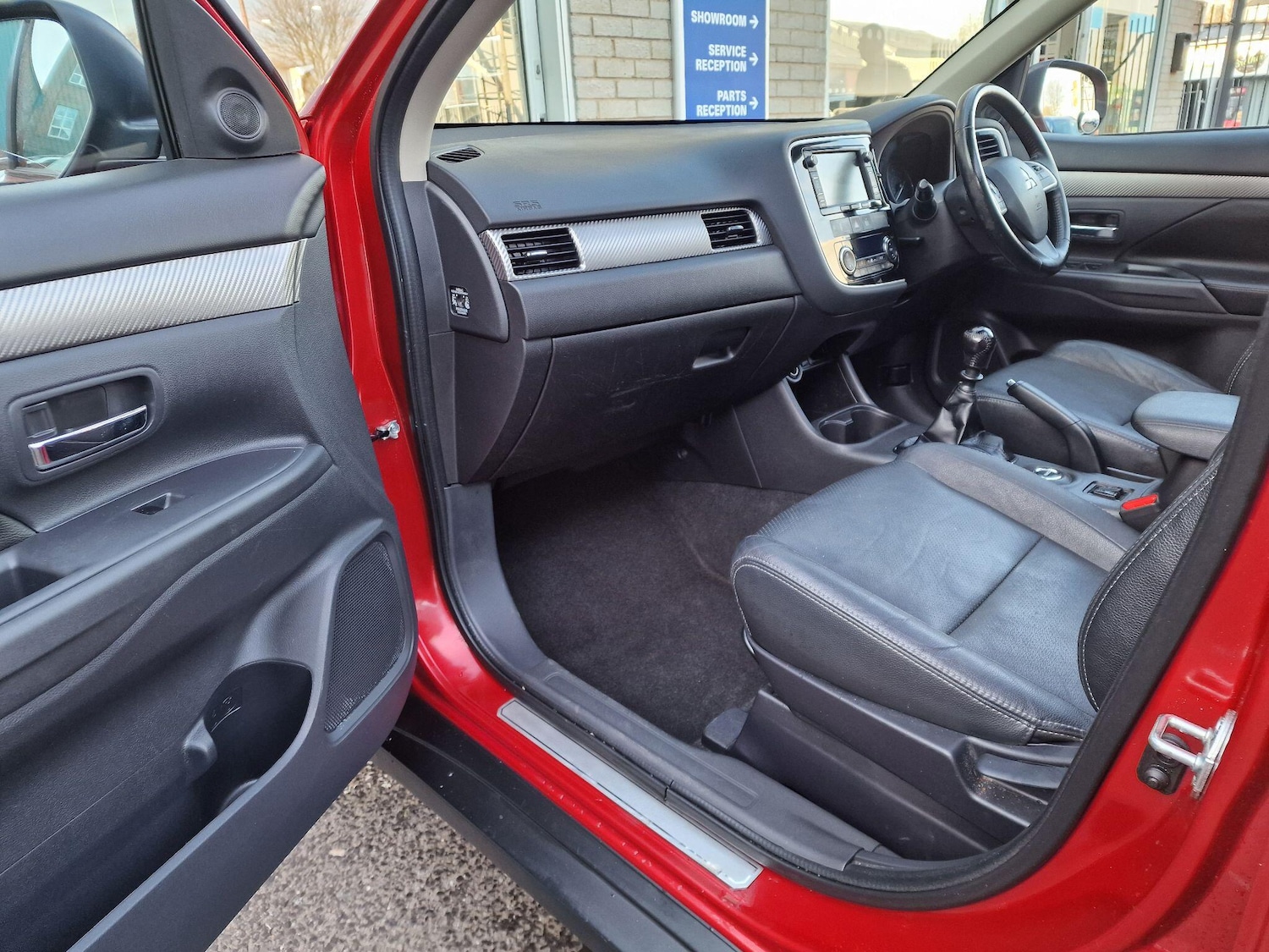 Used Mitsubishi Outlander 2015 for sale - 76657800: Photo 45