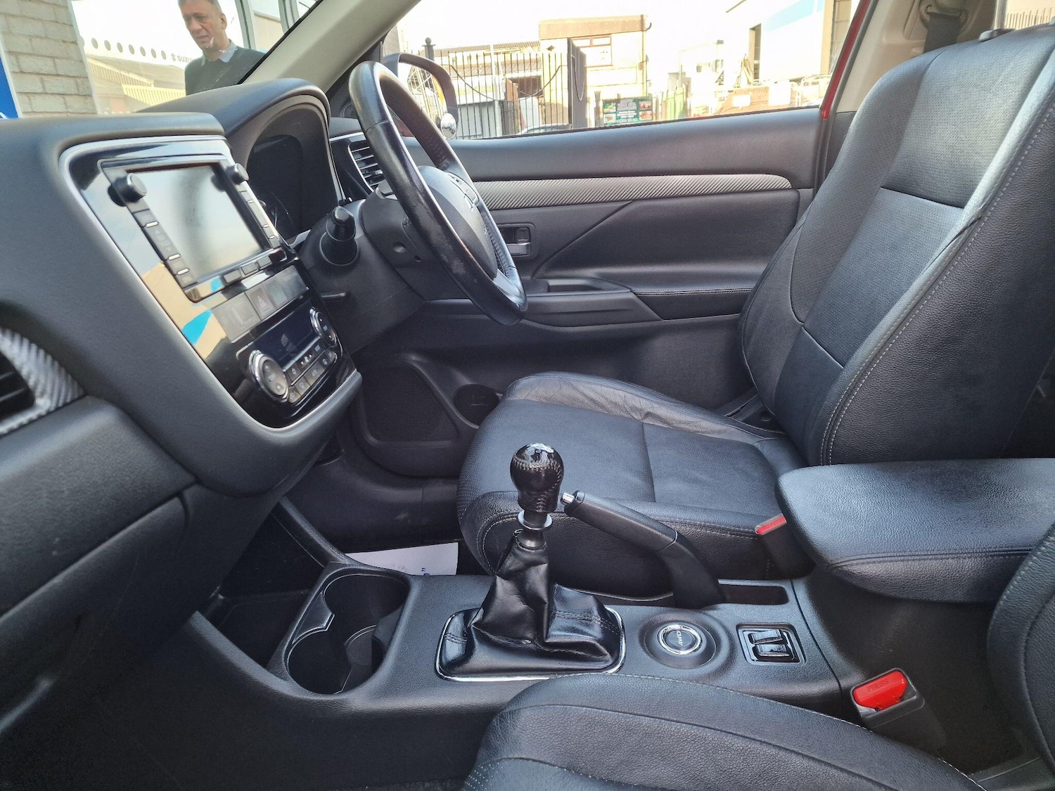 Used Mitsubishi Outlander 2015 for sale - 76657800: Photo 46