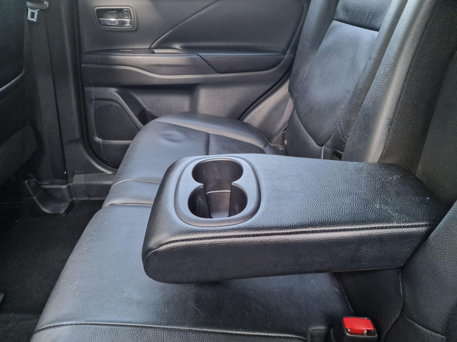 Used Mitsubishi Outlander 2015 for sale - 76657800: Photo 55