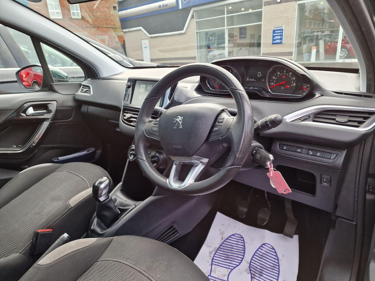 Used Peugeot 208 2015 for sale - 76485163: Photo 12