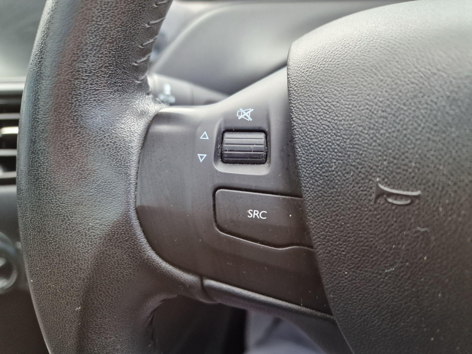 Used Peugeot 208 2015 for sale - 76485163: Photo 21