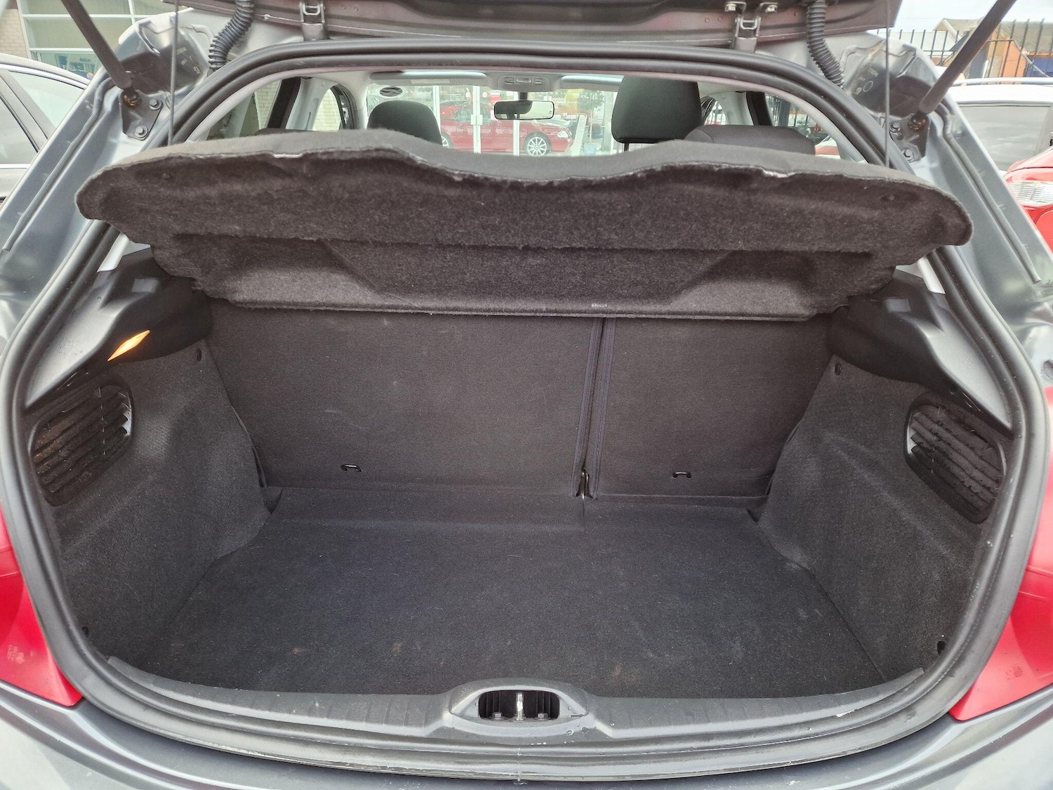 Used Peugeot 208 2015 for sale - 76485163: Photo 34