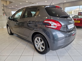 Used Peugeot 208 2015 for sale - 76485163: Photo