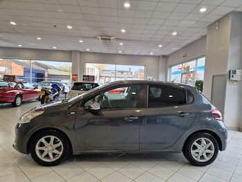 Used Peugeot 208 2015 for sale - 76485163: Photo