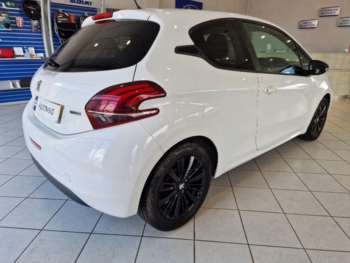 Used Peugeot 208 2017 for sale - 74965547: Photo