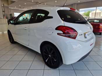 Used Peugeot 208 2017 for sale - 74965547: Photo
