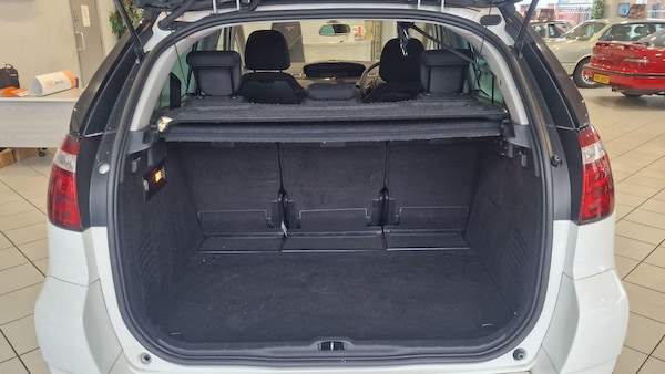 Used Citroen C4 Picasso 2013 for sale - 76121512: Photo 15