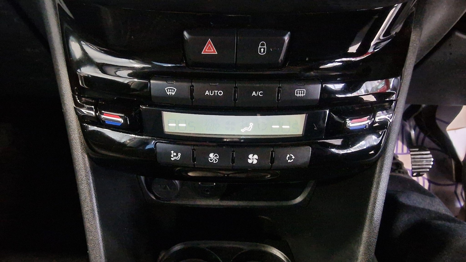 Used Peugeot 2008 2018 for sale - 76306512: Photo 12