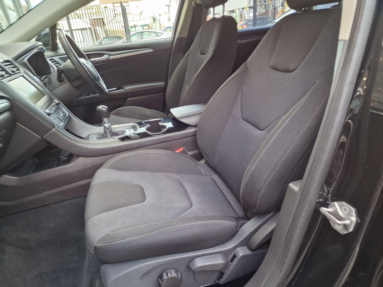 Used Ford Mondeo 2015 for sale - 76408592: Photo 35