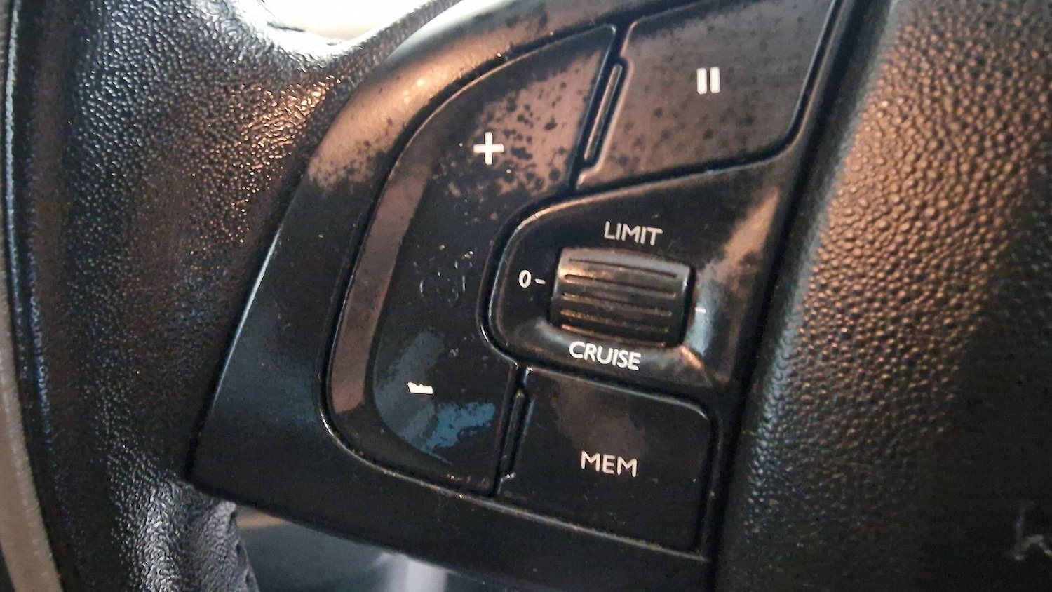 Used Citroen C4 Cactus 2015 for sale - 76370180: Photo 14