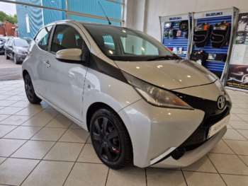 (17) - 1.0 VVT-i x-play Euro 6 5dr
