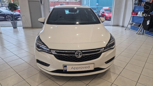 Used Vauxhall Astra 2017 for sale - 76270144: Photo 2