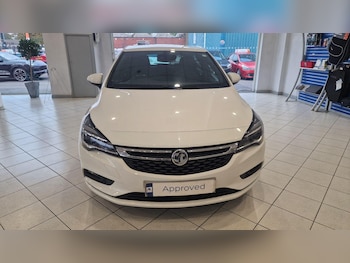 Used Vauxhall Astra 2017 for sale - 76270144: Photo 2