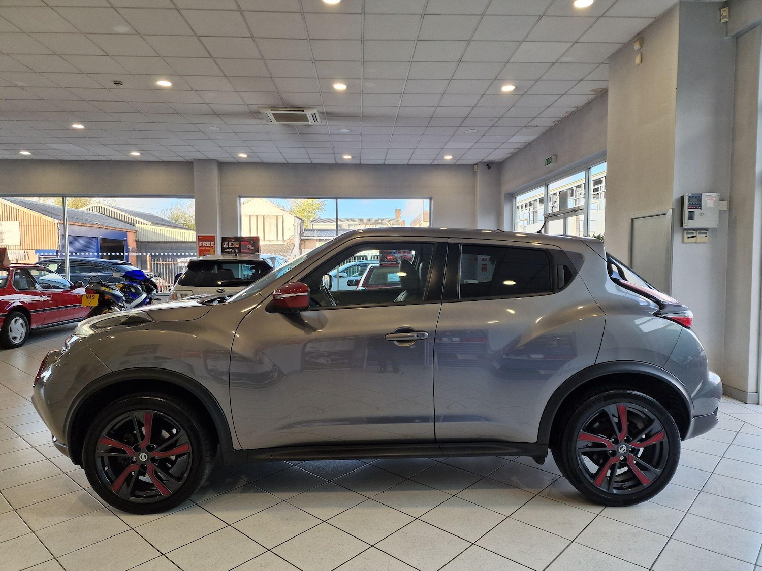 Used Nissan Juke 2015 for sale - 76408352: Photo 4