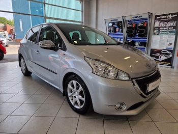 Used Peugeot 208 2014 for sale - 75562937: Photo
