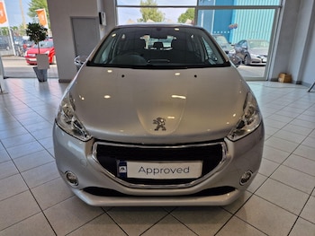 Used Peugeot 208 2014 for sale - 75562937: Photo