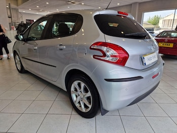 Used Peugeot 208 2014 for sale - 75562937: Photo