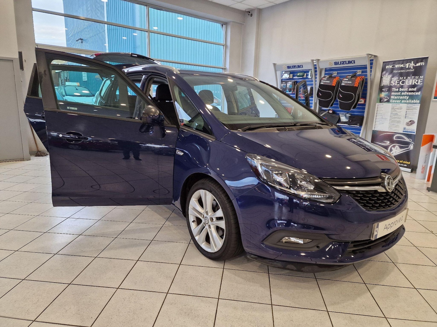 Used Vauxhall Zafira 2017 for sale - 76657520: Photo 2
