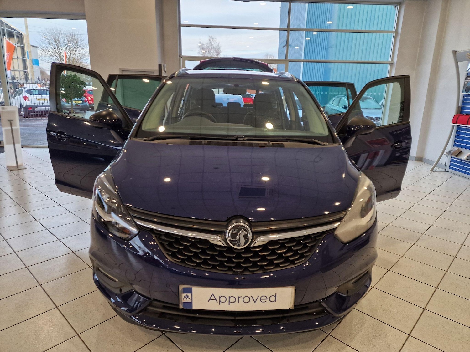Used Vauxhall Zafira 2017 for sale - 76657520: Photo 3