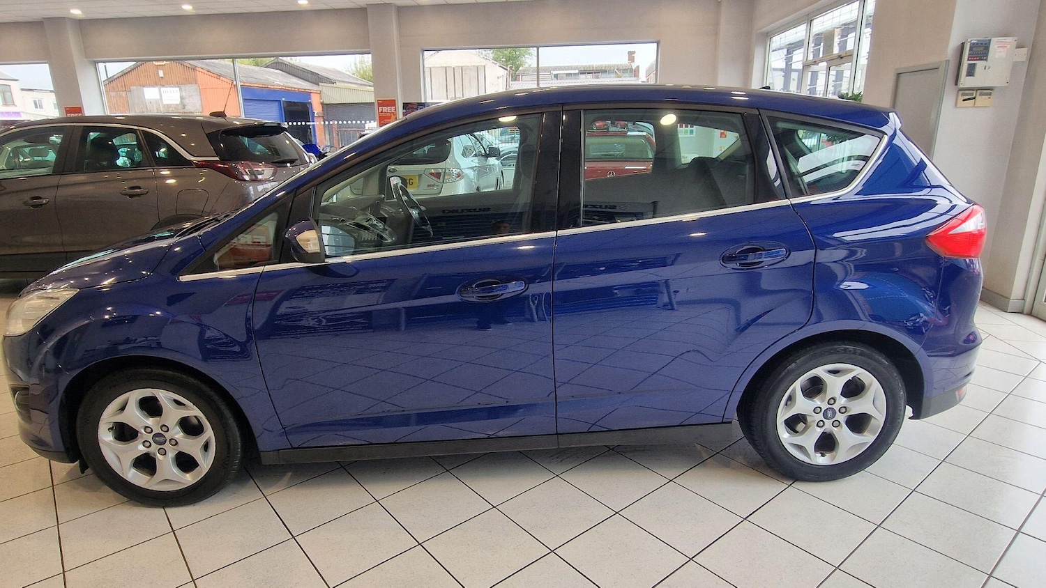 Used Ford C-Max 2015 for sale - 76121960: Photo 5
