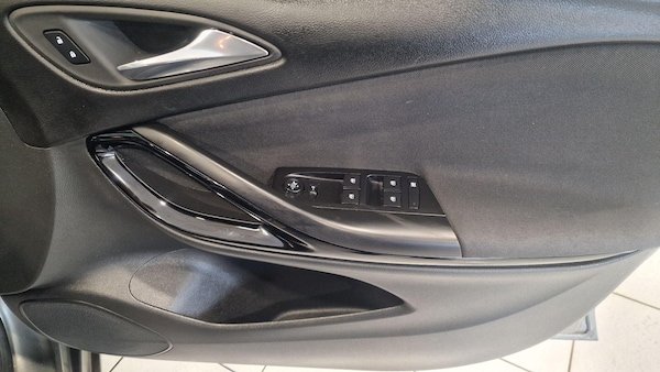 Used Vauxhall Astra 2017 for sale - 76159108: Photo 17