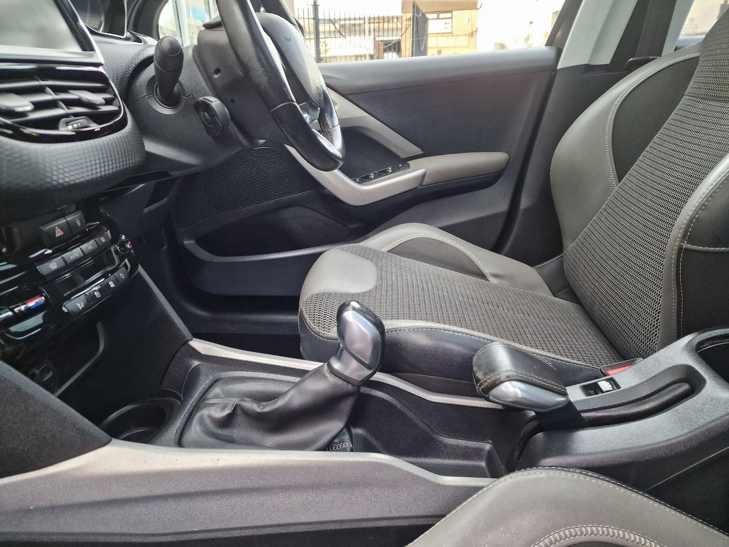 Used Peugeot 2008 2016 for sale - 76657162: Photo 34