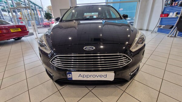 Used Ford Focus 2015 for sale - 76239382: Photo 2