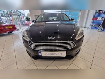 Used Ford Focus 2015 for sale - 76239382: Photo 2