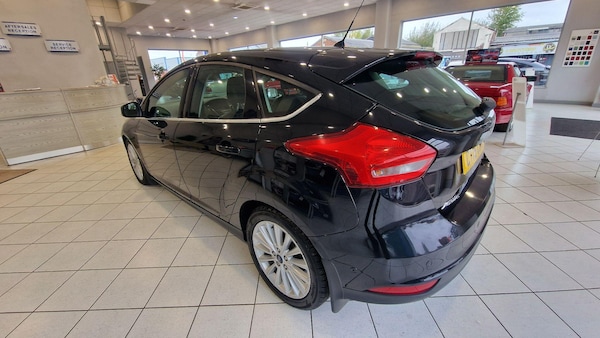 Used Ford Focus 2015 for sale - 76239382: Photo 3
