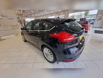 Used Ford Focus 2015 for sale - 76239382: Photo 3