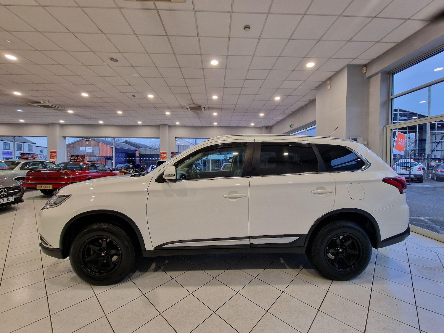 Used Mitsubishi Outlander 2016 for sale - 76657636: Photo 4