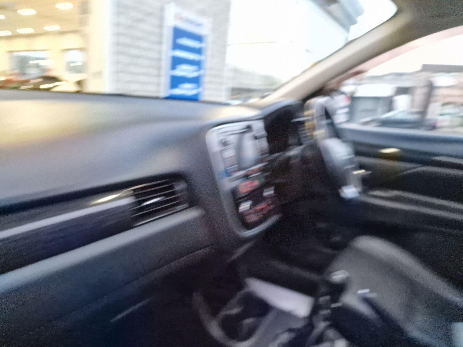 Used Mitsubishi Outlander 2016 for sale - 76657636: Photo 8