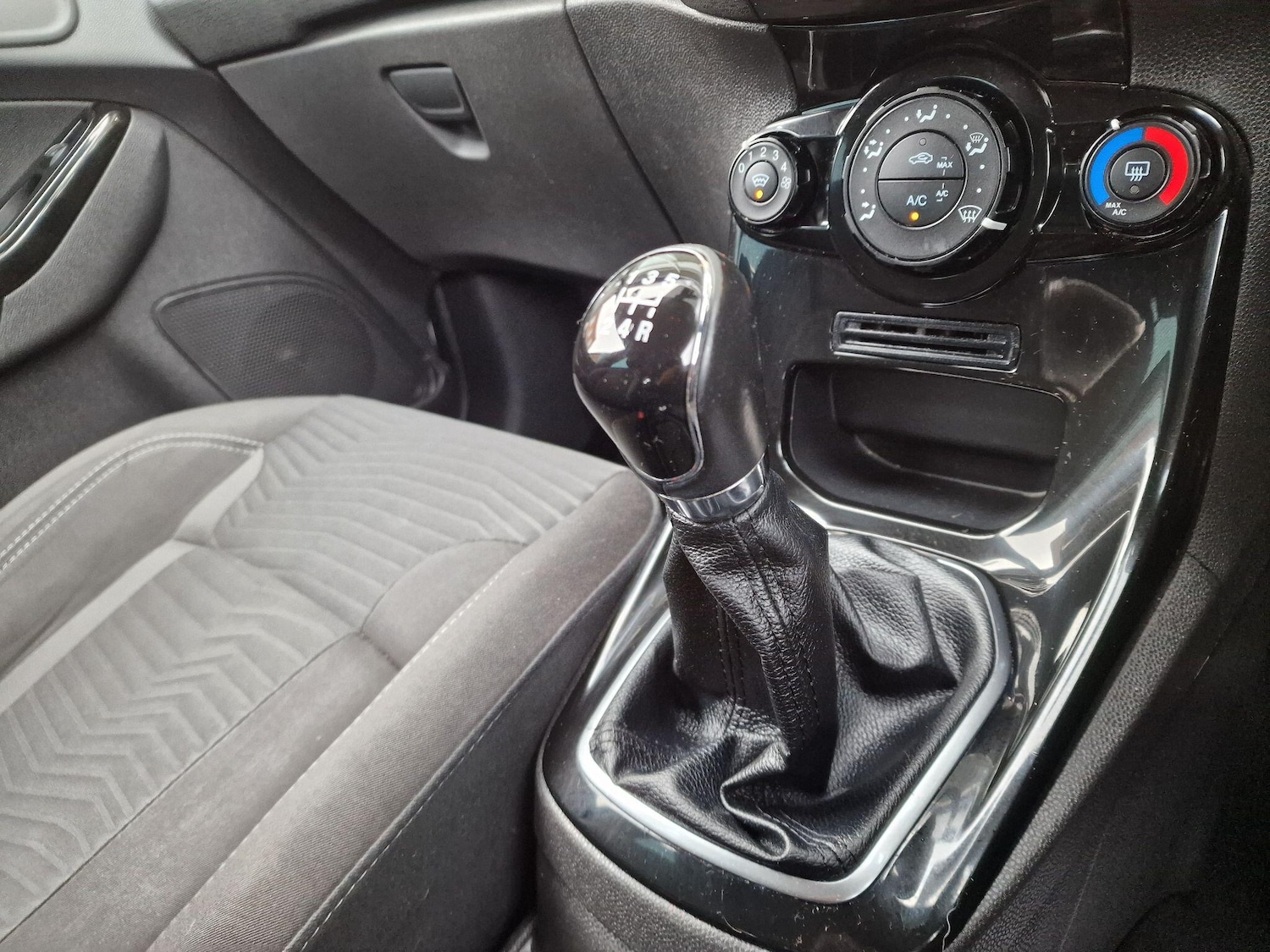 Used Ford Fiesta 2017 for sale - 76561079: Photo 10