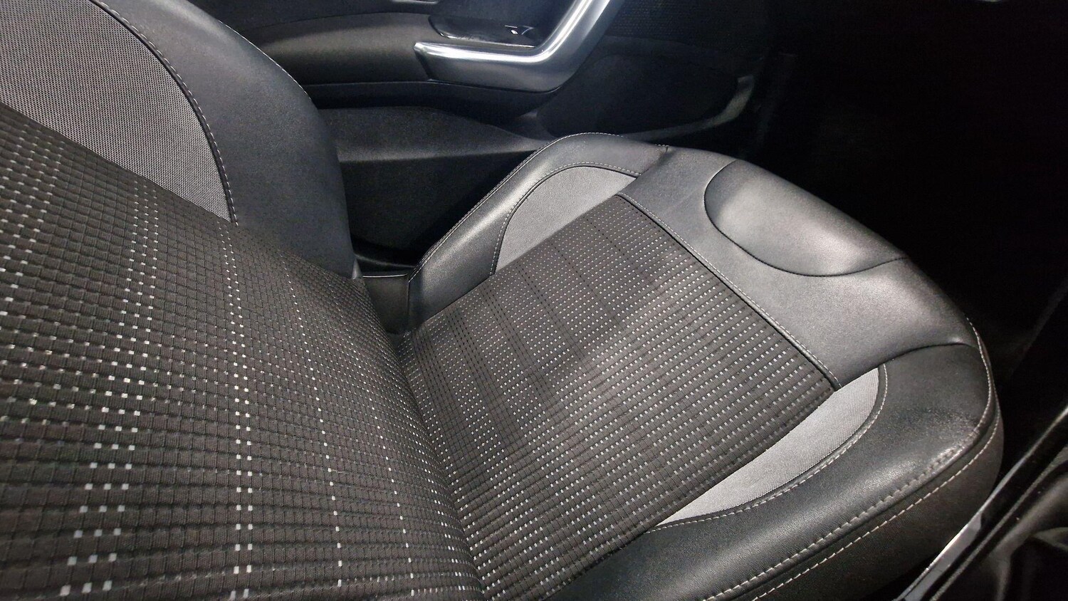 Used Peugeot 2008 2018 for sale - 76307244: Photo 37