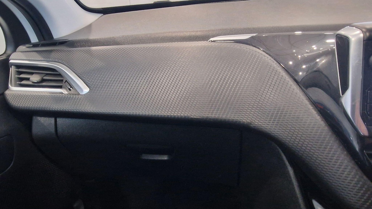 Used Peugeot 2008 2018 for sale - 76307244: Photo 9