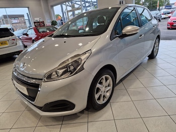 Used Peugeot 208 2015 for sale - 76012069: Photo