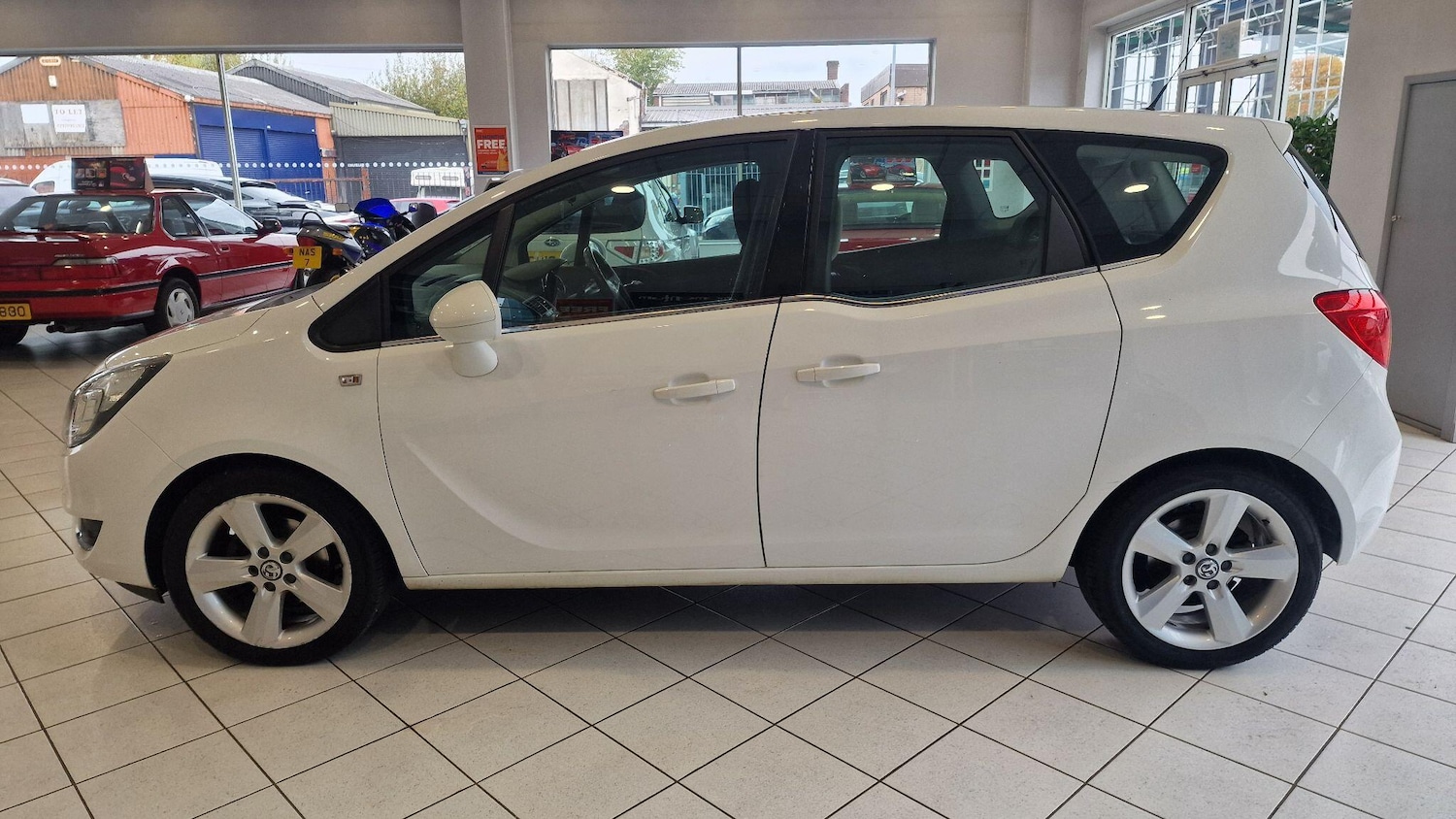 Used Vauxhall Meriva 2015 for sale - 76326451: Photo 5