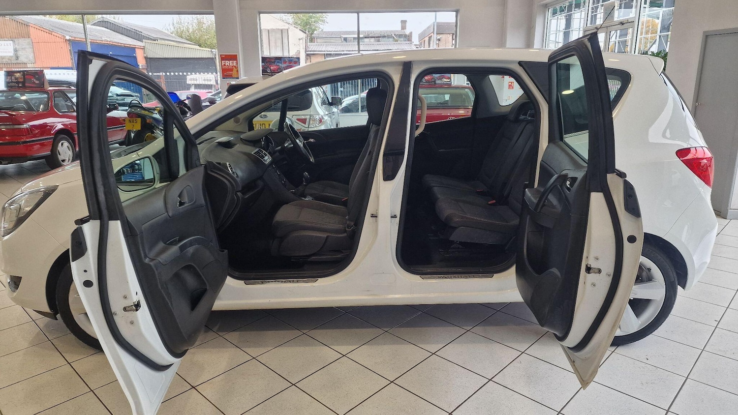 Used Vauxhall Meriva 2015 for sale - 76326451: Photo 6