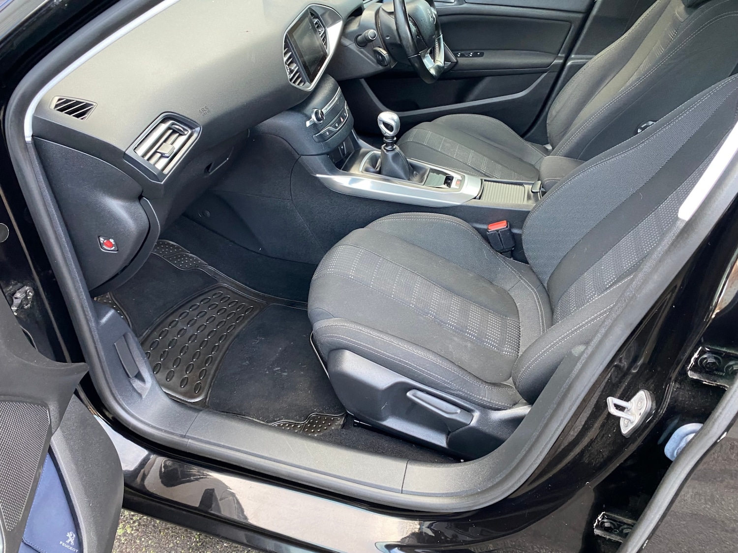 Used Peugeot 308 2016 for sale - 77069441: Photo 12